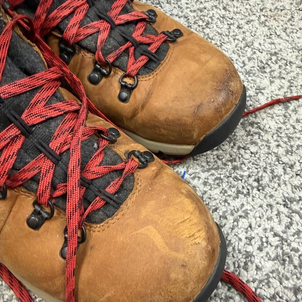 Danner Mountain 600 Boots Mens 10.5 Brown Red 200G Insulated Leather Hiking 6214